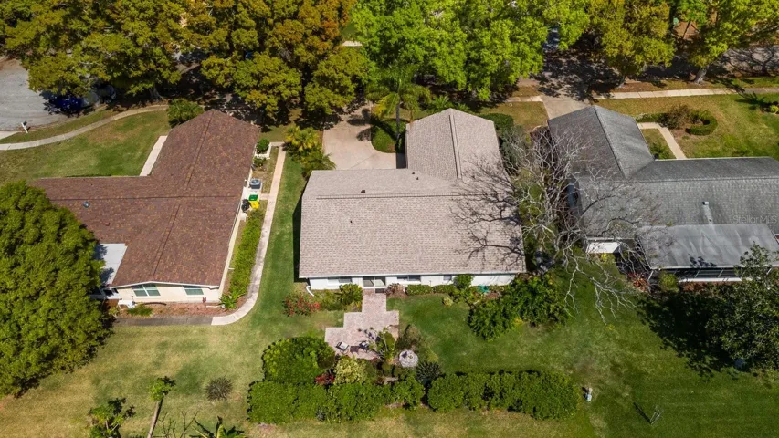 New dimensional shingle roof with moisture barrier underlayment~