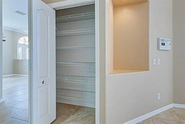 Kitchen pantry