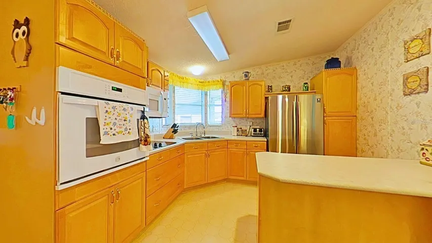 Lots of cabinet space