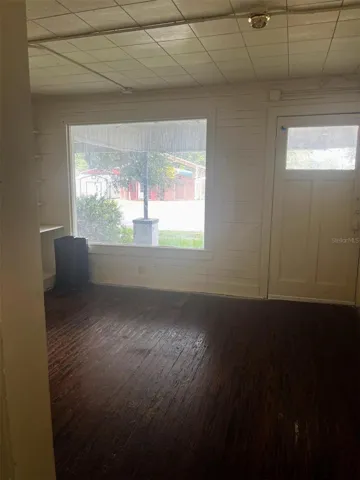 DOWNSTAIRS OFFICE AREA - Front Office Reception area
