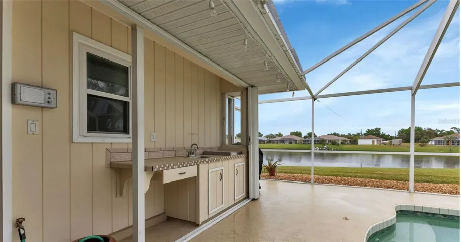 Outdoor kitchen area