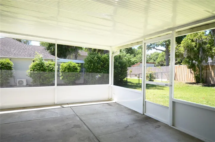 screen room