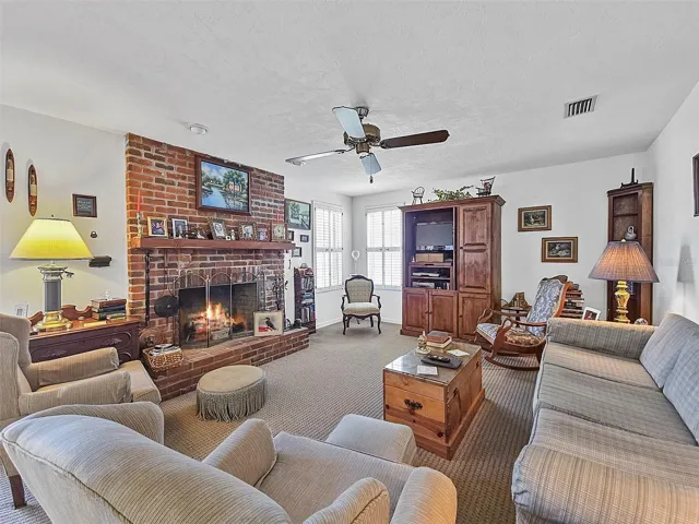 Family Room w/ 2nd fireplace