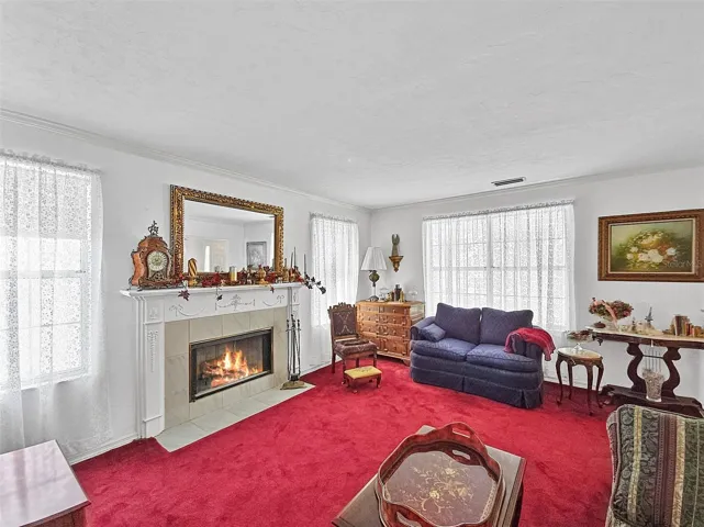 Formal Living Room w/fireplace