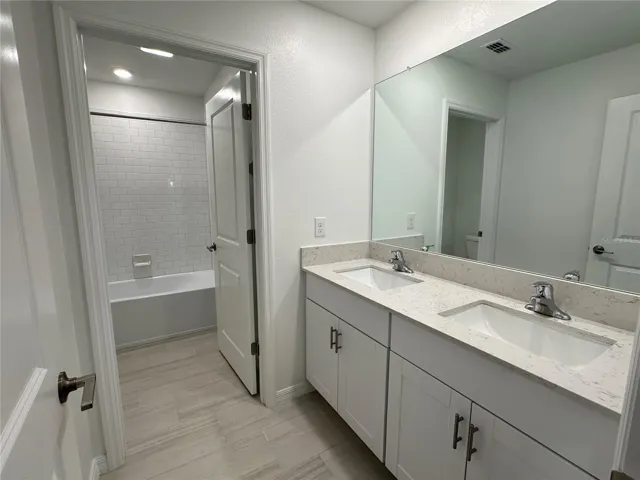 Double sink bath on the second floor