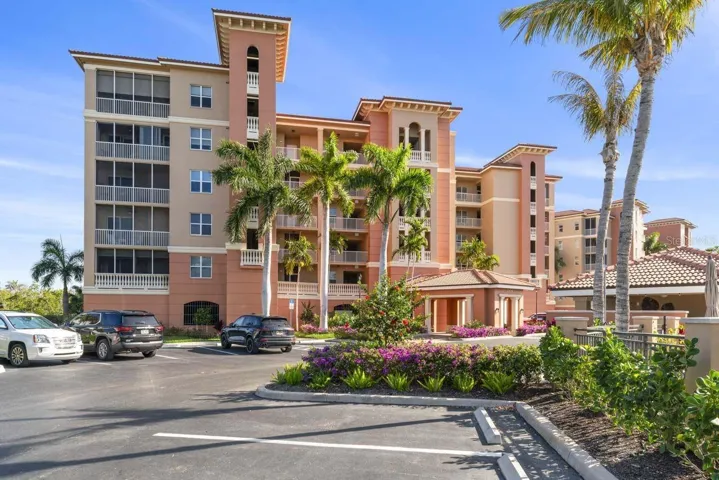 Welcome Home to Estero Bayside!