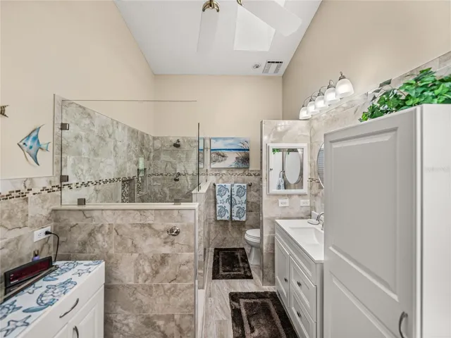 Primary bath with Dual showers