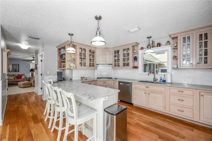 Kitchen/Breakfast Nook