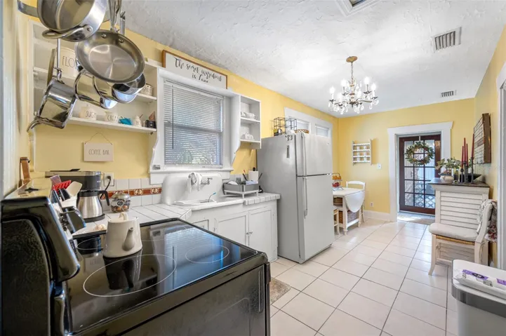 Unit 4 Kitchen