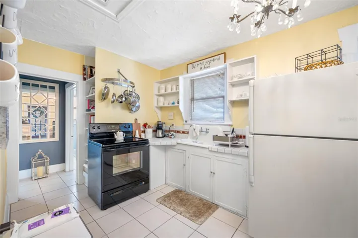 Unit 4 Kitchen