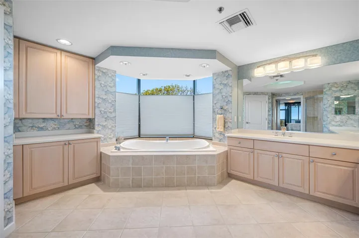 Master Bath with whirlpool