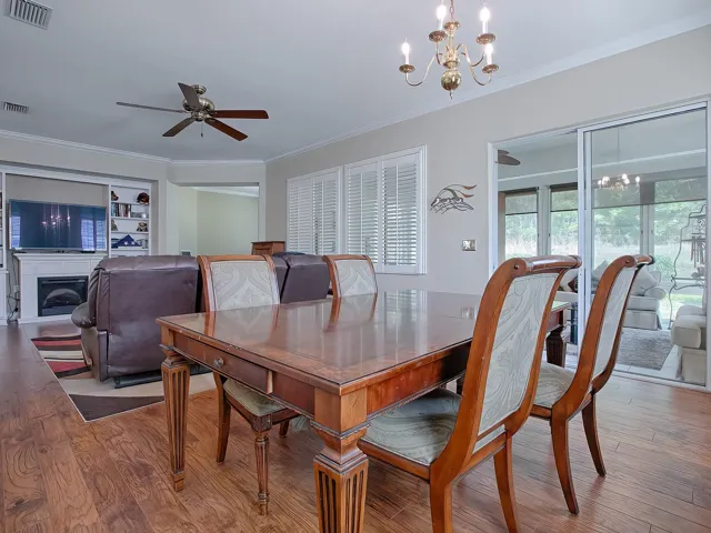 Dining Room  Area