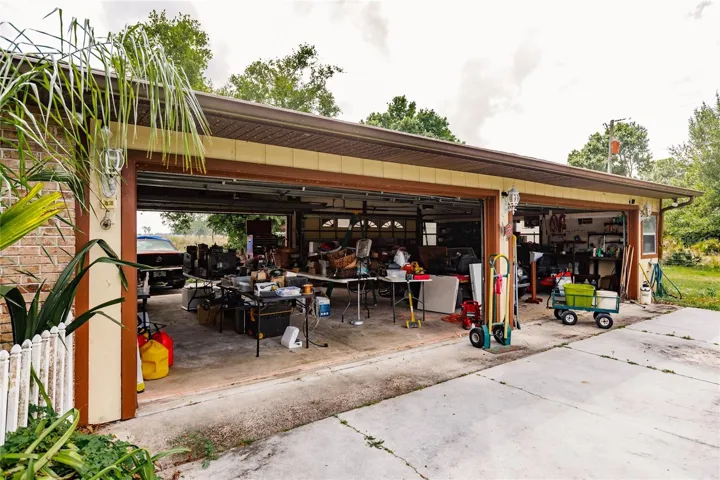 4 CAR GARAGE