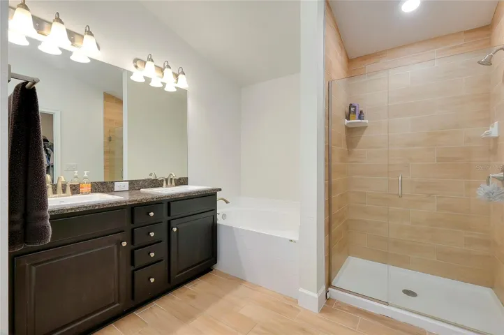 Master En Suite Bathroom