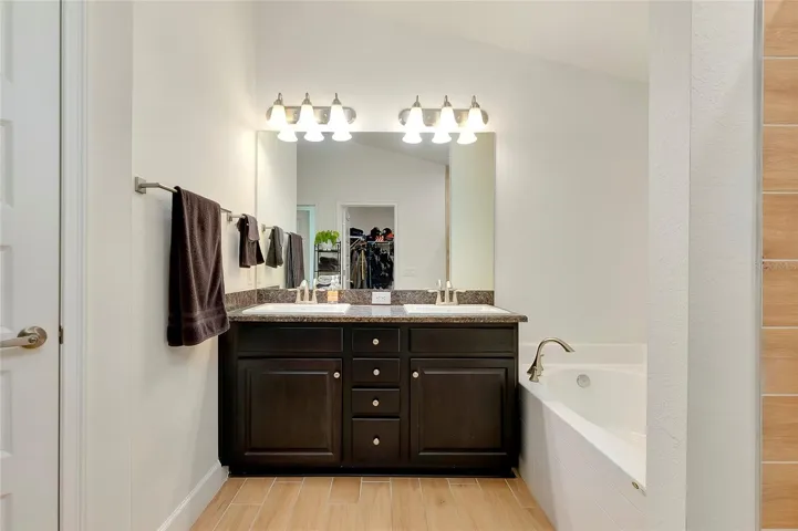 Master En Suite Bathroom