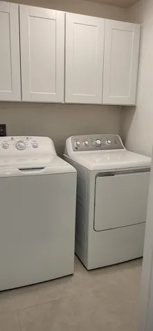 LAUNDRY CLOSET IN 2ND FLOOR HALLWAY