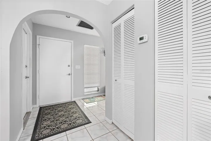 Front Entryway with storage