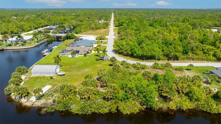 Over 165 feet of water frontage