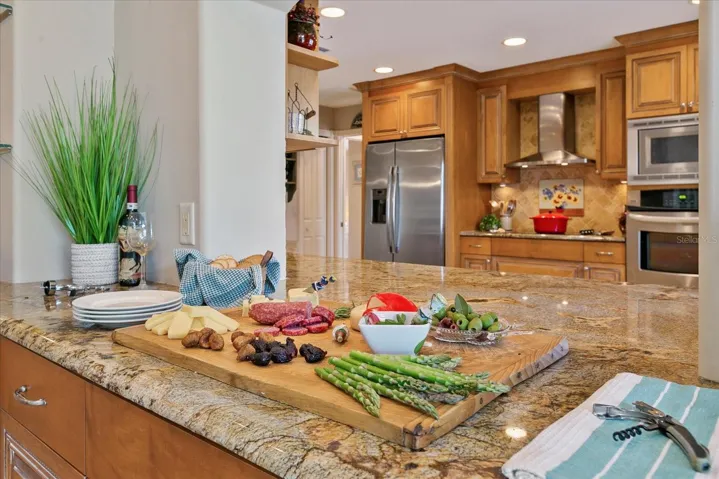 Time to party! Open plan is perfect for entertaining.