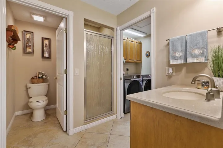 Ensuite with hall access