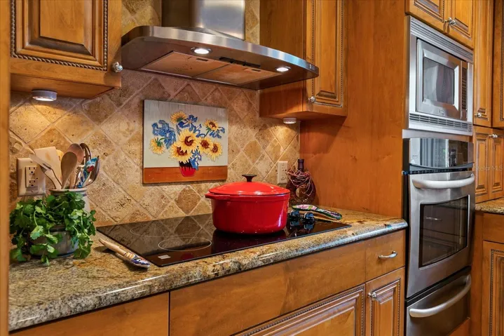 glass stove top with beautiful Vent Fan