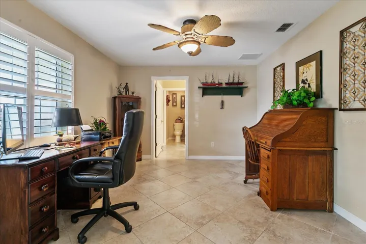 4th Bedroom is ensuite - makes perfect home office!