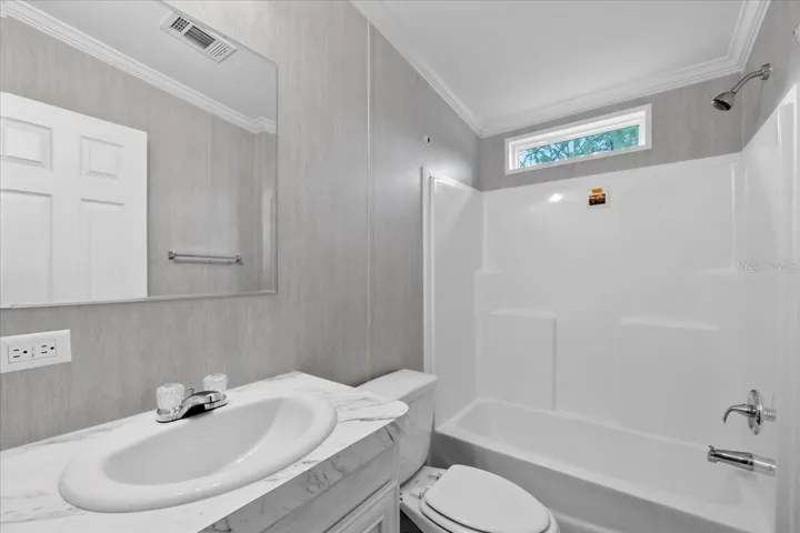 Bathroom 2 w/ Shower-Tub