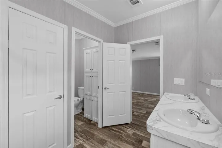 Primary Bathroom w/ Water Closet