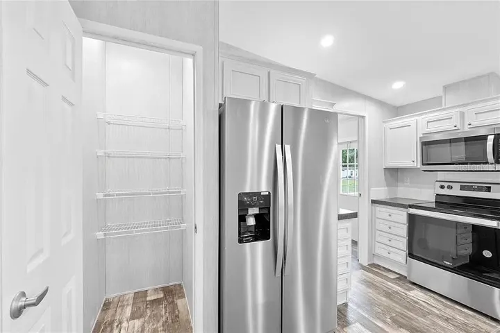 Kitchen View w Pantry