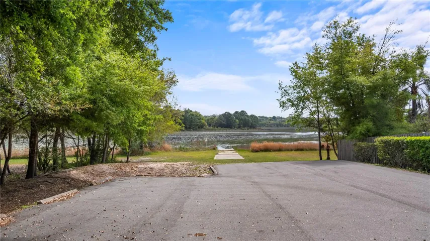 Back side of community building 3 doors down. Community boat ramp