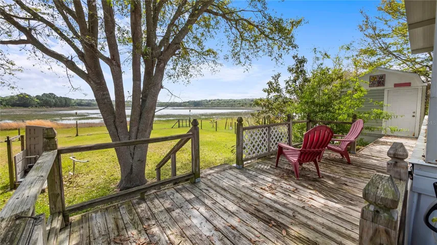 Back porch deck off of screen room