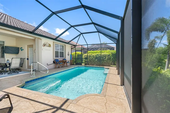 POOL WITH NEW CAGE
