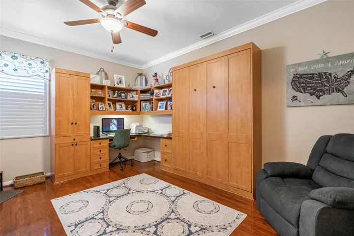 OFFICE WITH MURPHY BED