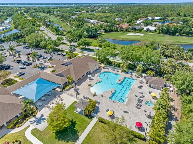 CLUB HOUSE AND POOL