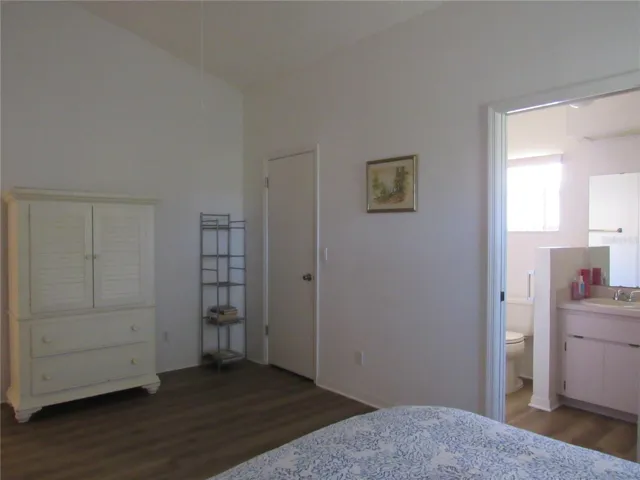 Primary bedroom-ensuite bath