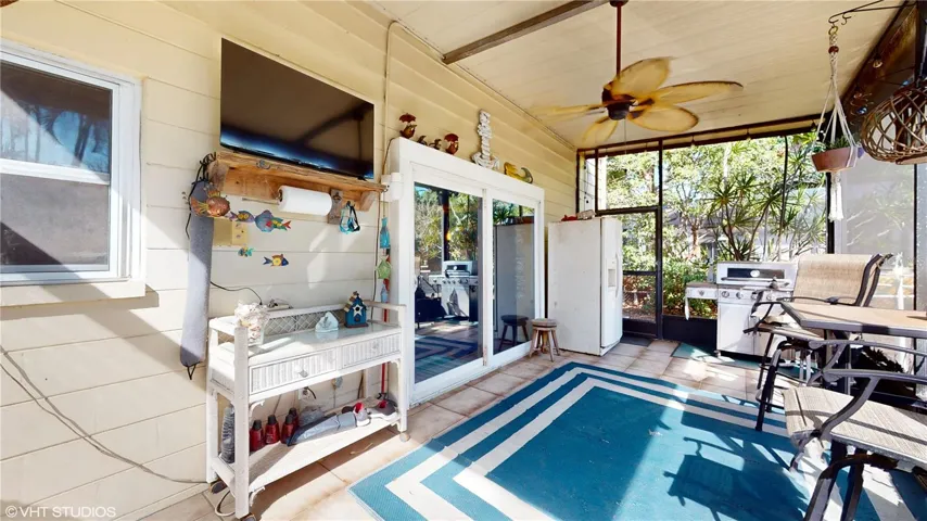 Screened porch off Family Room