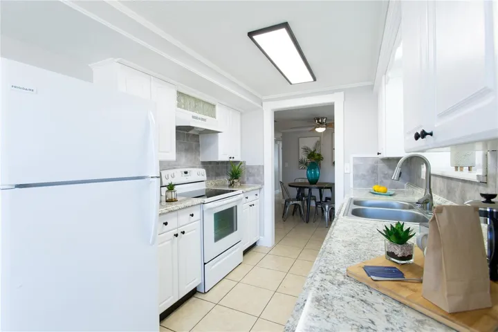 Kitchen and appliances