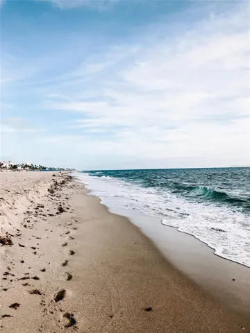FL Beaches are near by