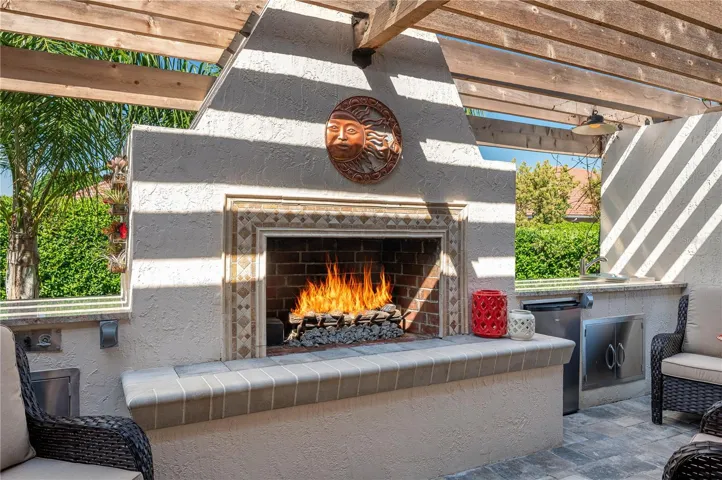 GAS FIREPLACE