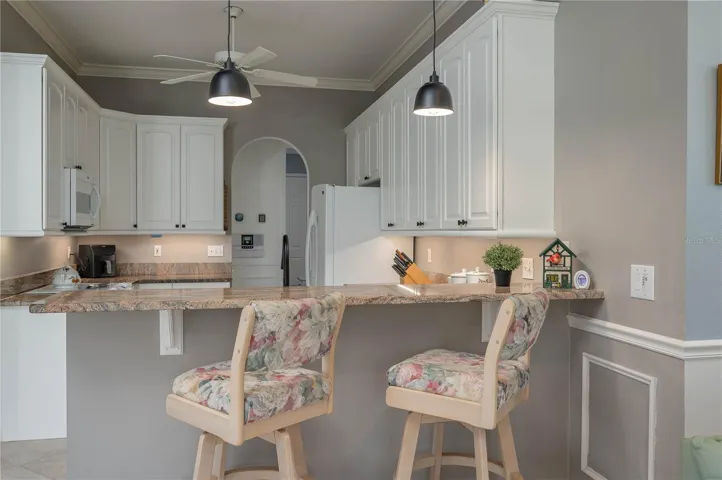 BAR TOP SEATING