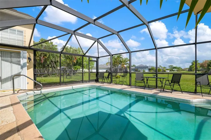 Pool with Oversized Lanai