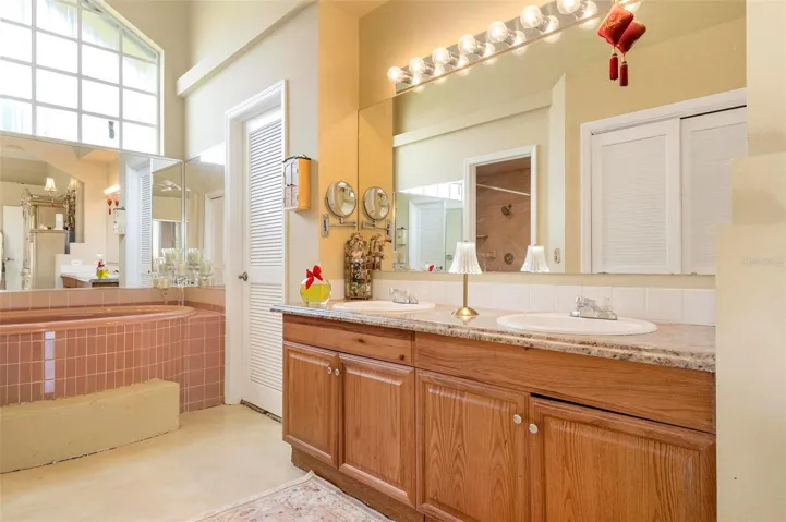 Primary En-Suite
