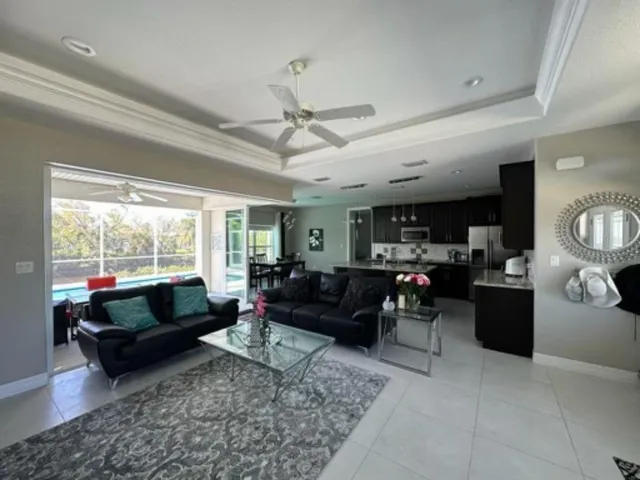 Living/dining/kitchen