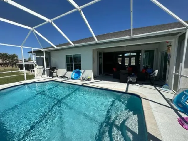 Pool/Lanai