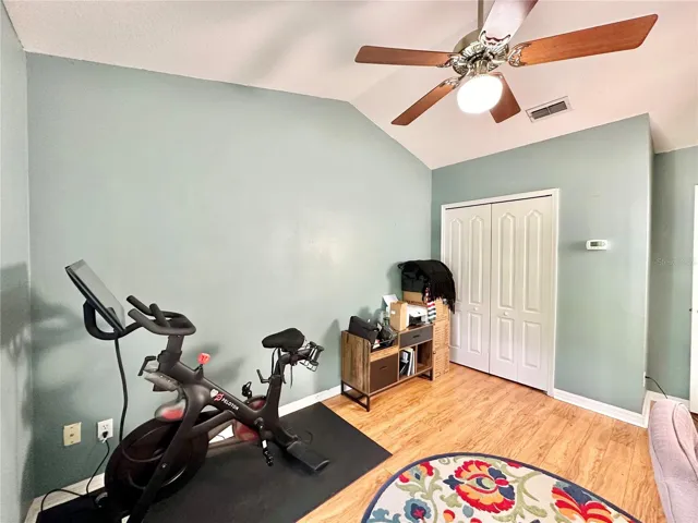 Guest bedroom 1