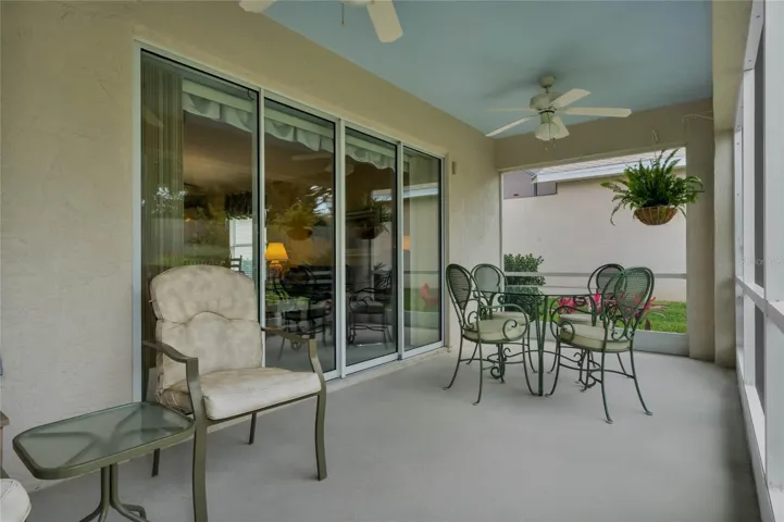 Lanai features 2 Ceiling Fans