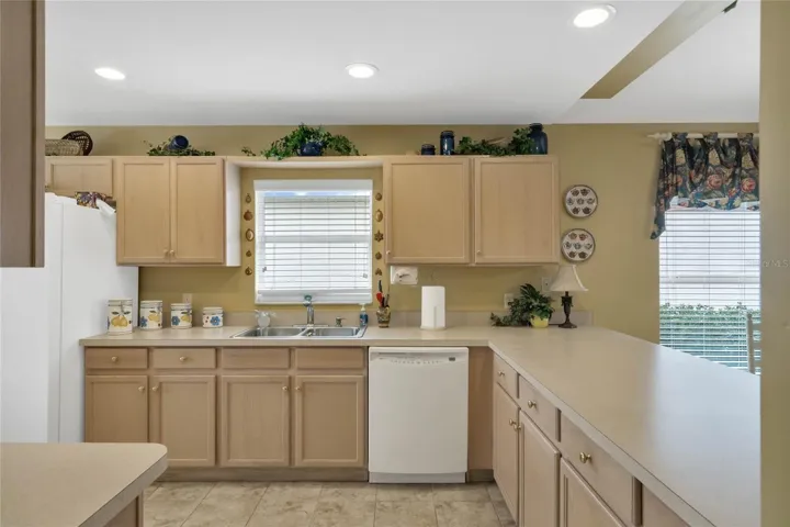Large Breakfast Bar