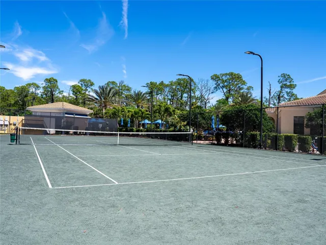 Tennis court River Club