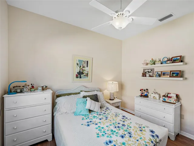 Guest bedroom