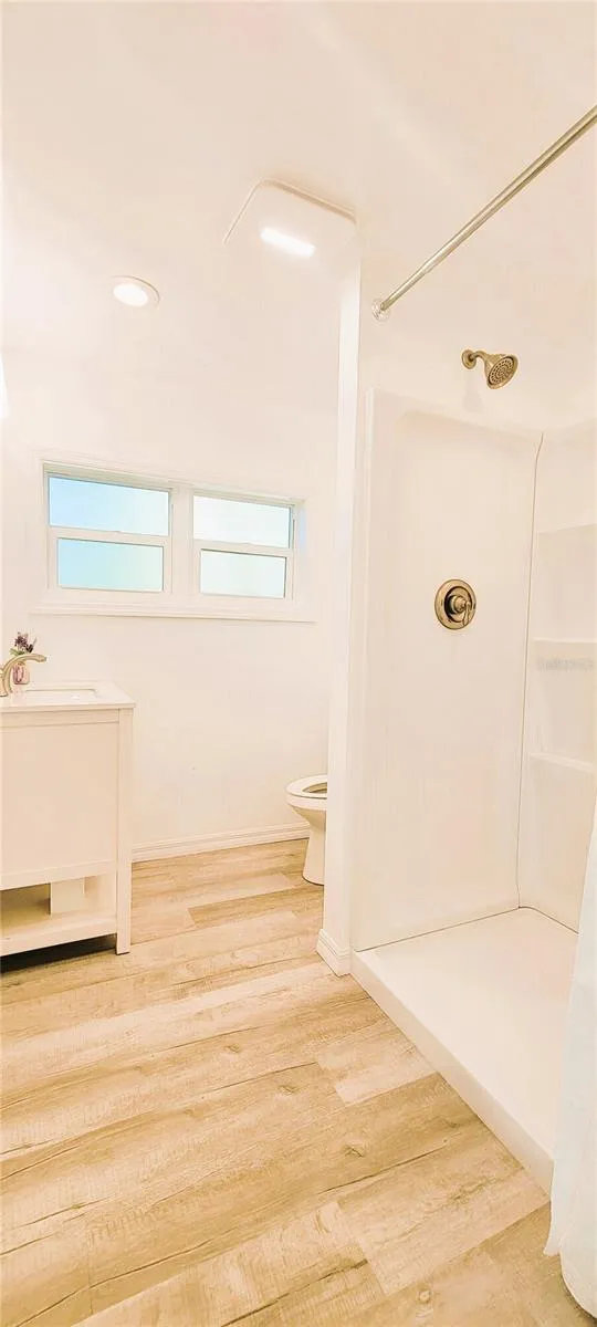Unit F bathroom